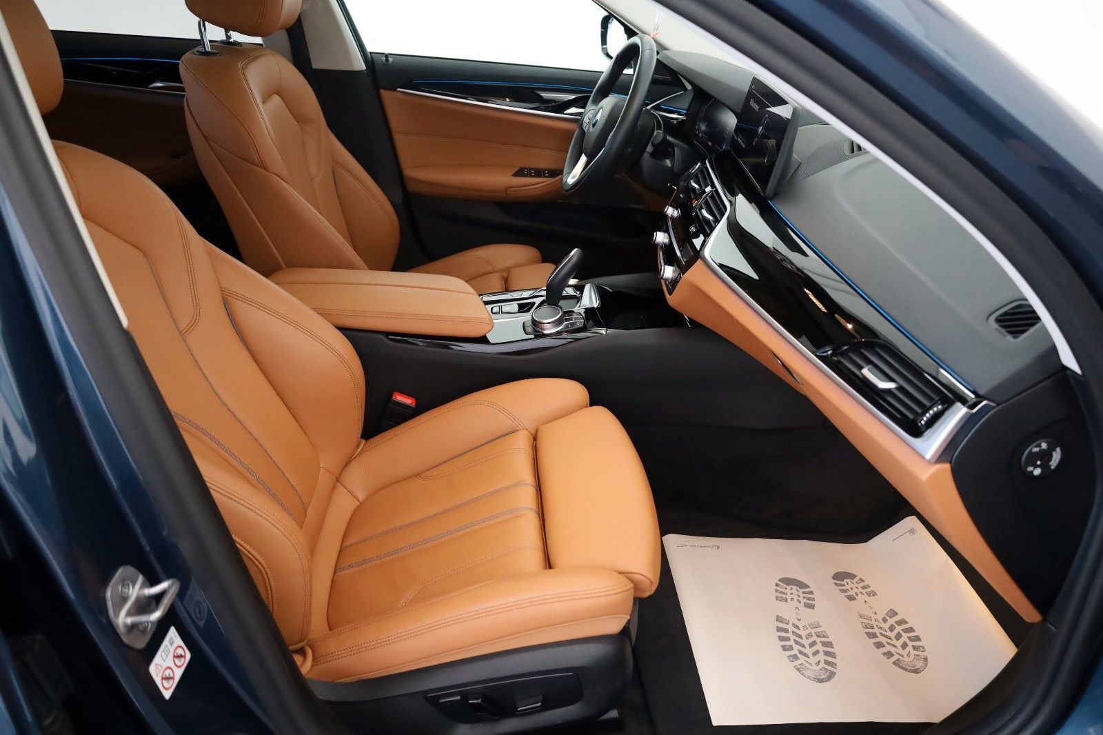 Fahrzeugabbildung BMW 530 e Lim.,Leder,Navi,LED,SH,H&K,Schiebedach