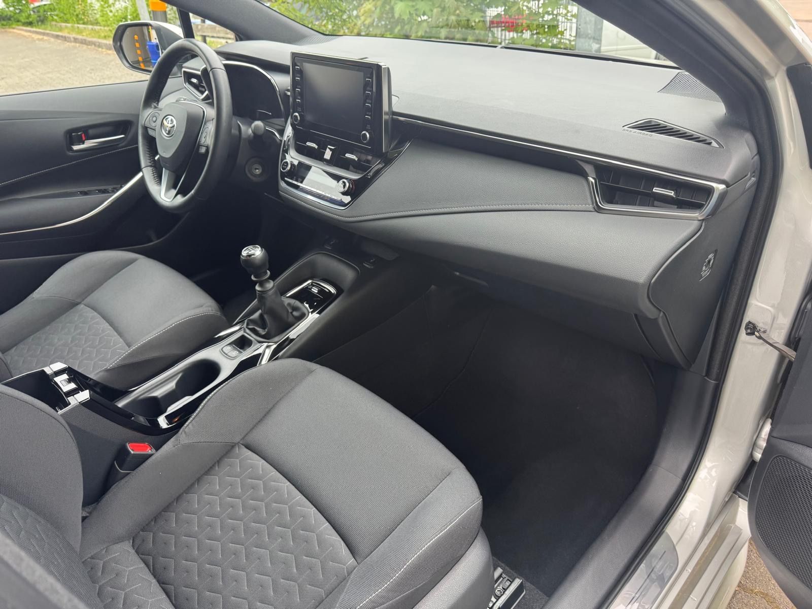 Fahrzeugabbildung Toyota Corolla Touring Sports Team D
