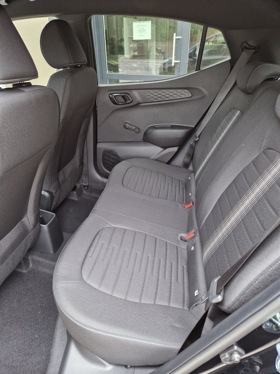 Fahrzeugabbildung Hyundai i10 1.0 MJ23 Connect & Go NAVI KAMERA SHZ