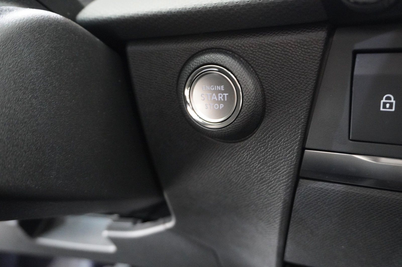 Fahrzeugabbildung Opel Astra L ST 1.5D ELEGANCE NAVI/LED/KAMERA/SH/DAB+