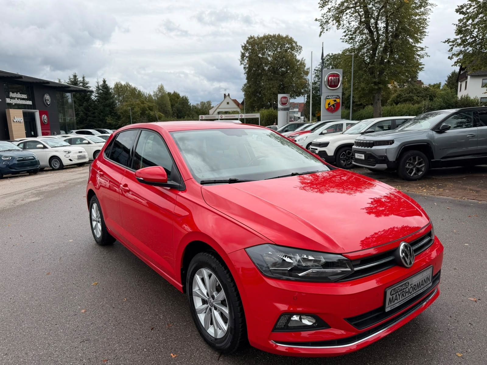 Fahrzeugabbildung Volkswagen Polo VI Highline Automatik Sitzhzg Abstand uvm.