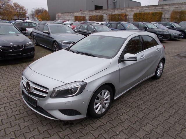 Mercedes-Benz A 180 Edition Style, BiXenon Navi Parkassistent