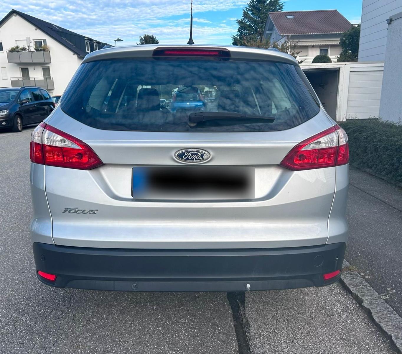Ford Focus 2013 — interior