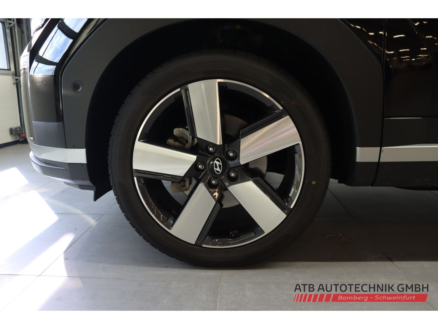 Fahrzeugabbildung Hyundai SANTA FE Signature 5-Sitzer 1.6l Hybrid 2WD Navi