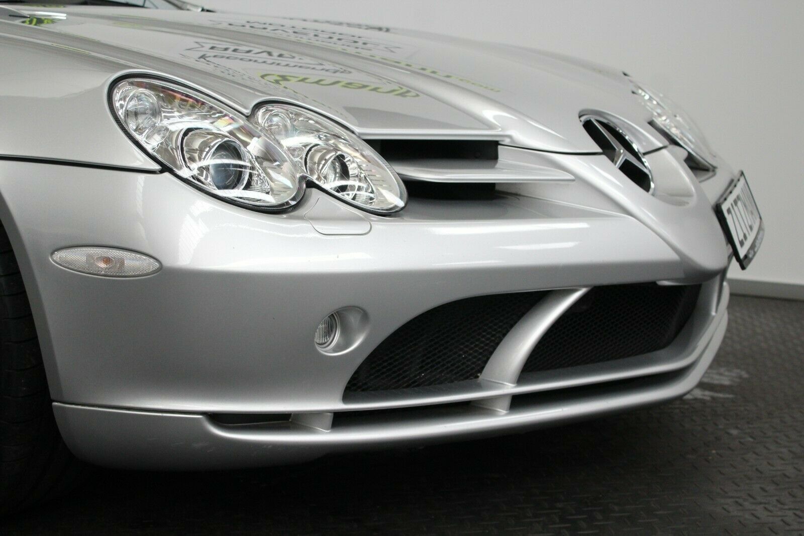 Fahrzeugabbildung Mercedes-Benz SLR McLaren Coupé/DT.AUSLIEF/WENIG KM/KERAMIK