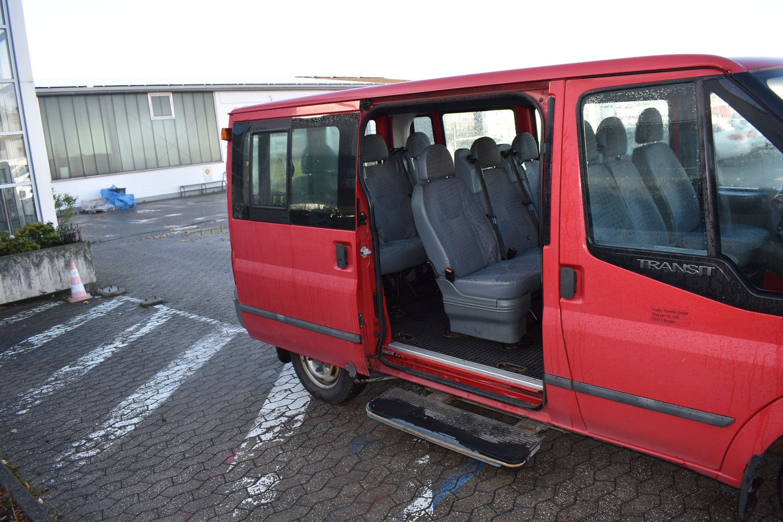 Fahrzeugabbildung Ford Transit Kombi Behindertengerecht *G 2349