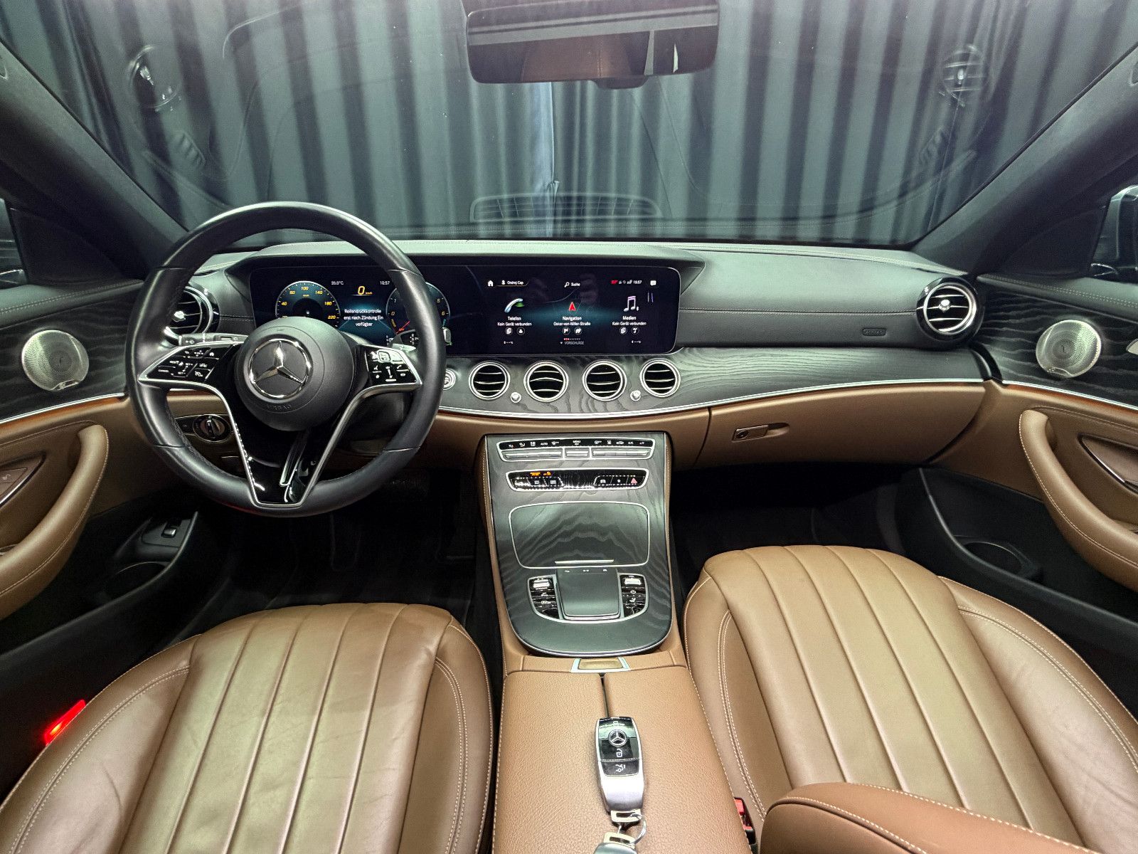Fahrzeugabbildung Mercedes-Benz E 300 de T-Modell |BURMESTER|MULTIBEAM-LED