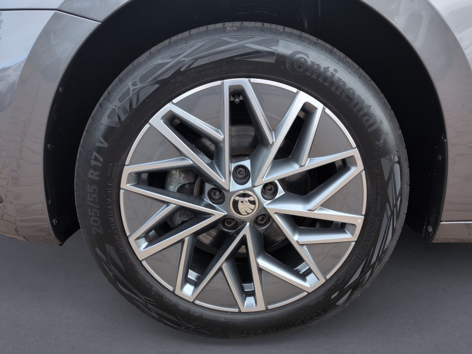 Octavia IV Combi 1.5TSI DSG Tour LED+NAV+AHK+SHZ