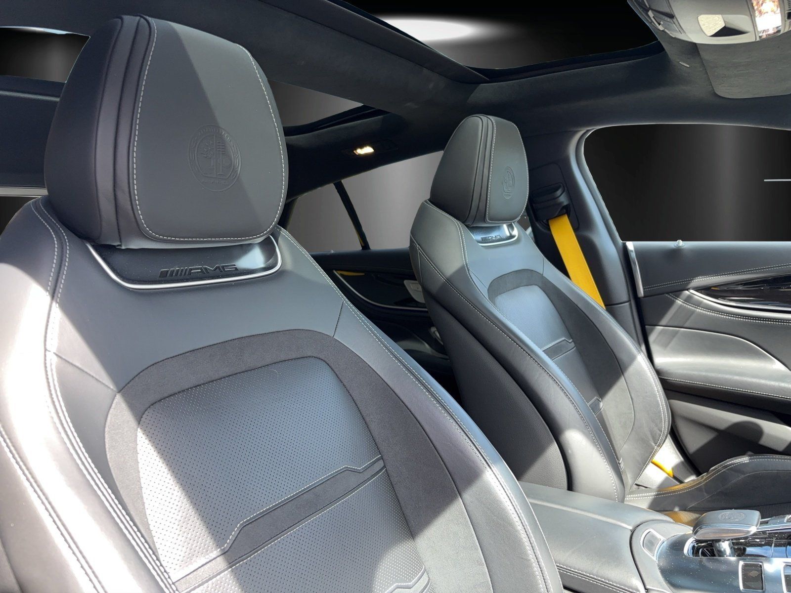 Fahrzeugabbildung Mercedes-Benz AMG GT 63 S E DISTRO Burme HUD Keramik DYNAMIC+