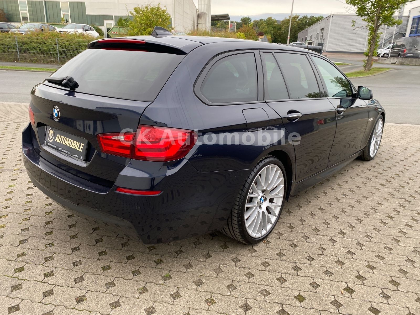 Fahrzeugabbildung BMW 530 d Touring M Sport/Navi/Leder/Pano/Bi-Xenon