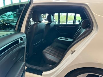 Volkswagen Golf VII Lim. GTI BMT *BiXenon*Navi*ACC*Kamera*