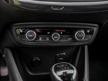 Opel Crossland 1.2 Elegance Kamera Ergonomiesitz LED