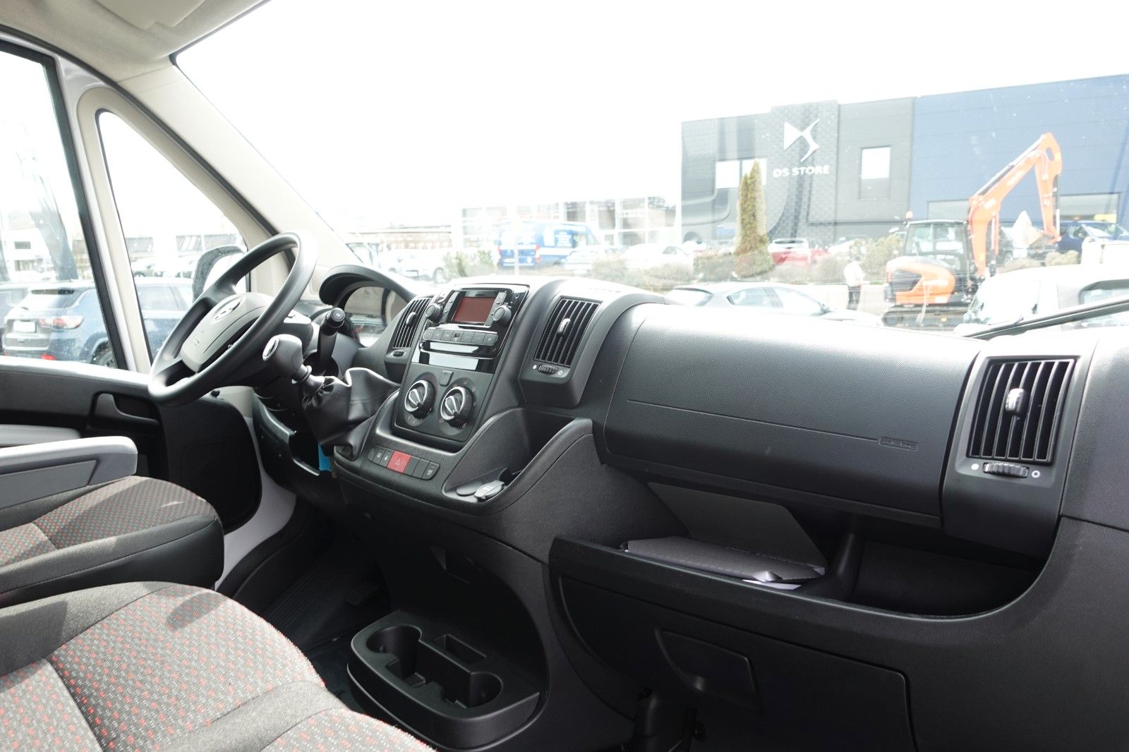 Fahrzeugabbildung Opel Movano Cargo L2H2 2.2 Diesel 103 kW