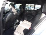 Volvo XC 40 B3 Plus Dark 2WD - Volvo XC40 Gebrauchtwagen in Hannover