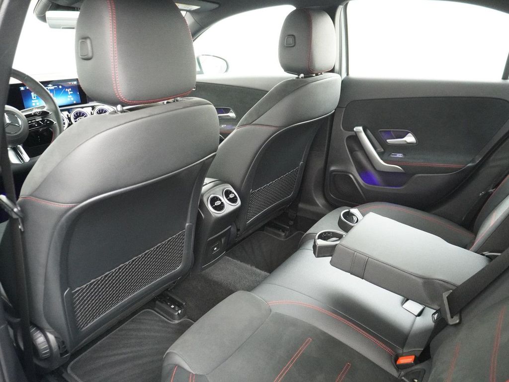 Mercedes-Benz A 180 Star Edition AMG Line