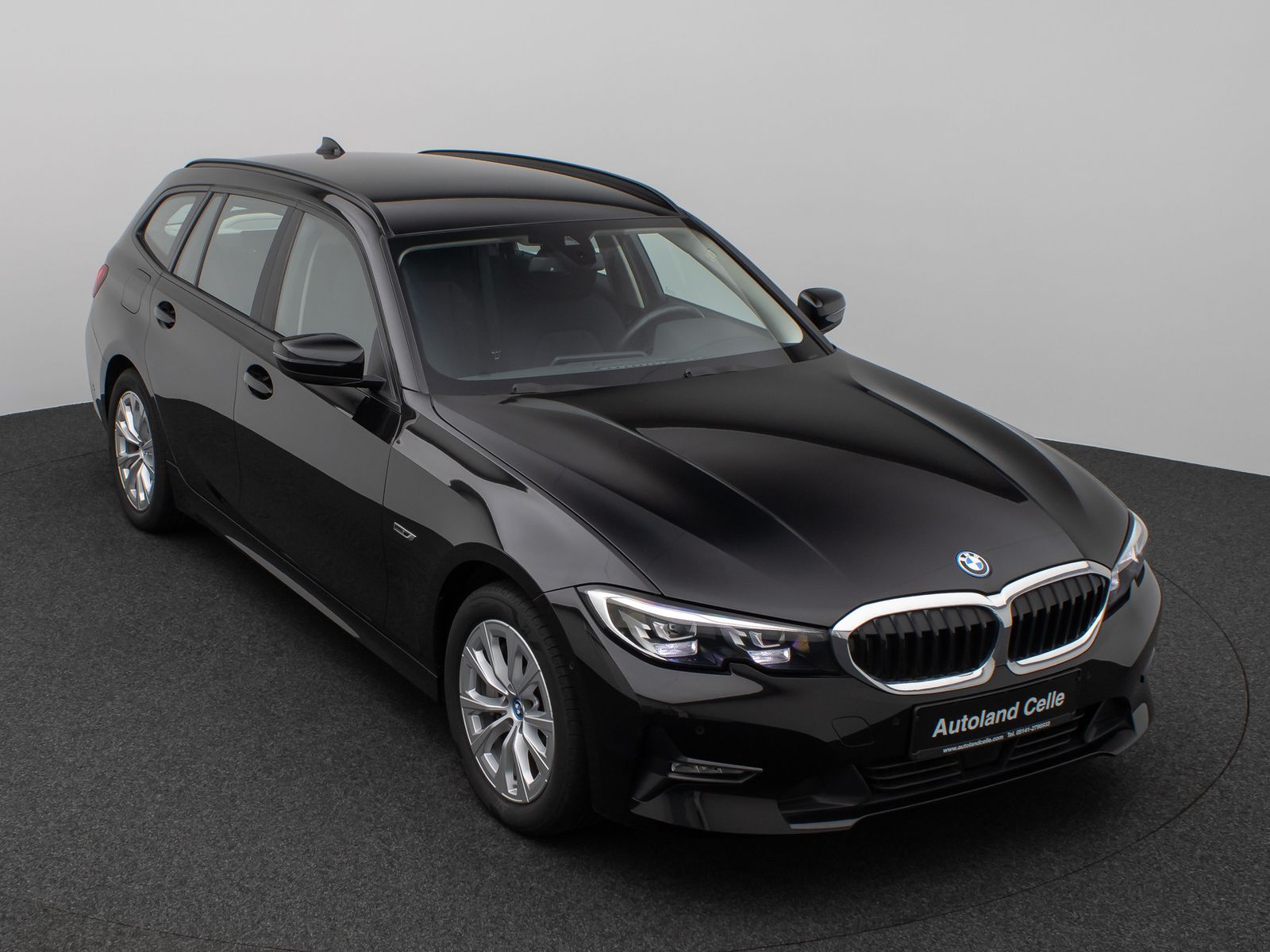 Fahrzeugabbildung BMW 330e Alarm Kamera DAB Stop&Go M Sportleder LED