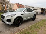 Jaguar E-Pace E-PACE S AWD Voll - silberne Jaguar E-Pace