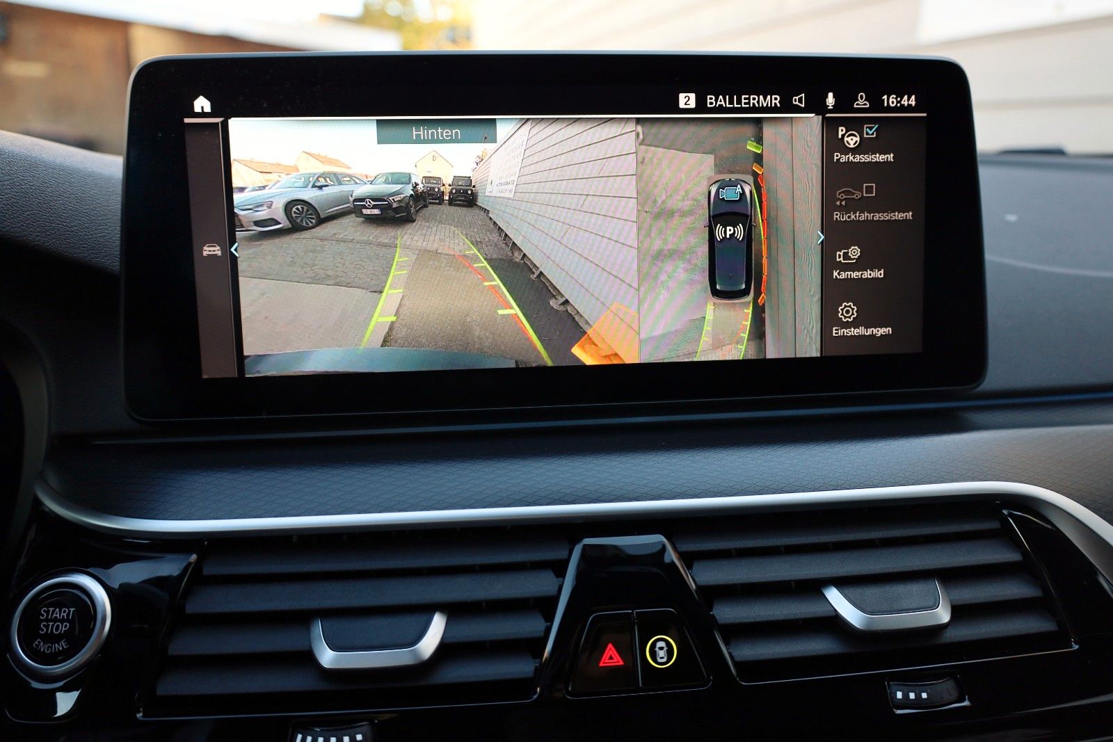 Fahrzeugabbildung BMW 530e Touring M Sport Leder,Navi,LED,Park Assist