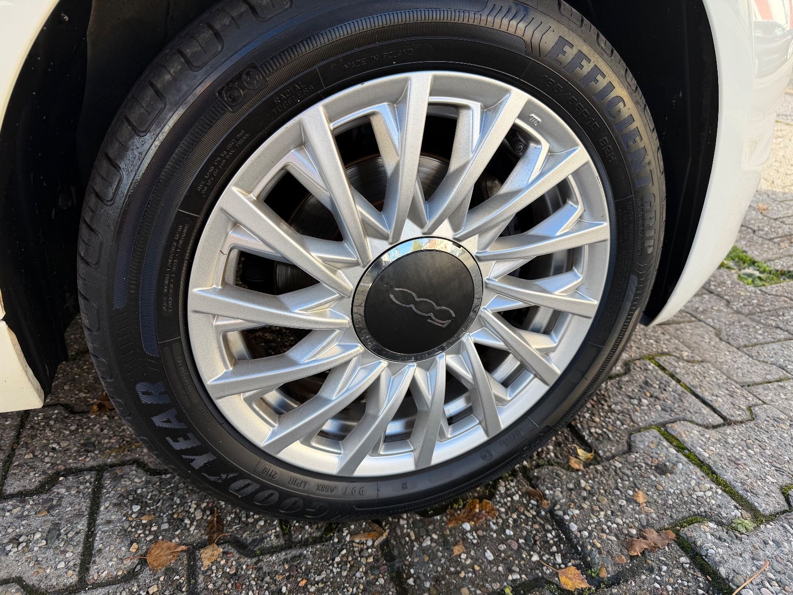 Fahrzeugabbildung Fiat 500 Lounge 1-HAND TEMPOMAT NAVI PDC