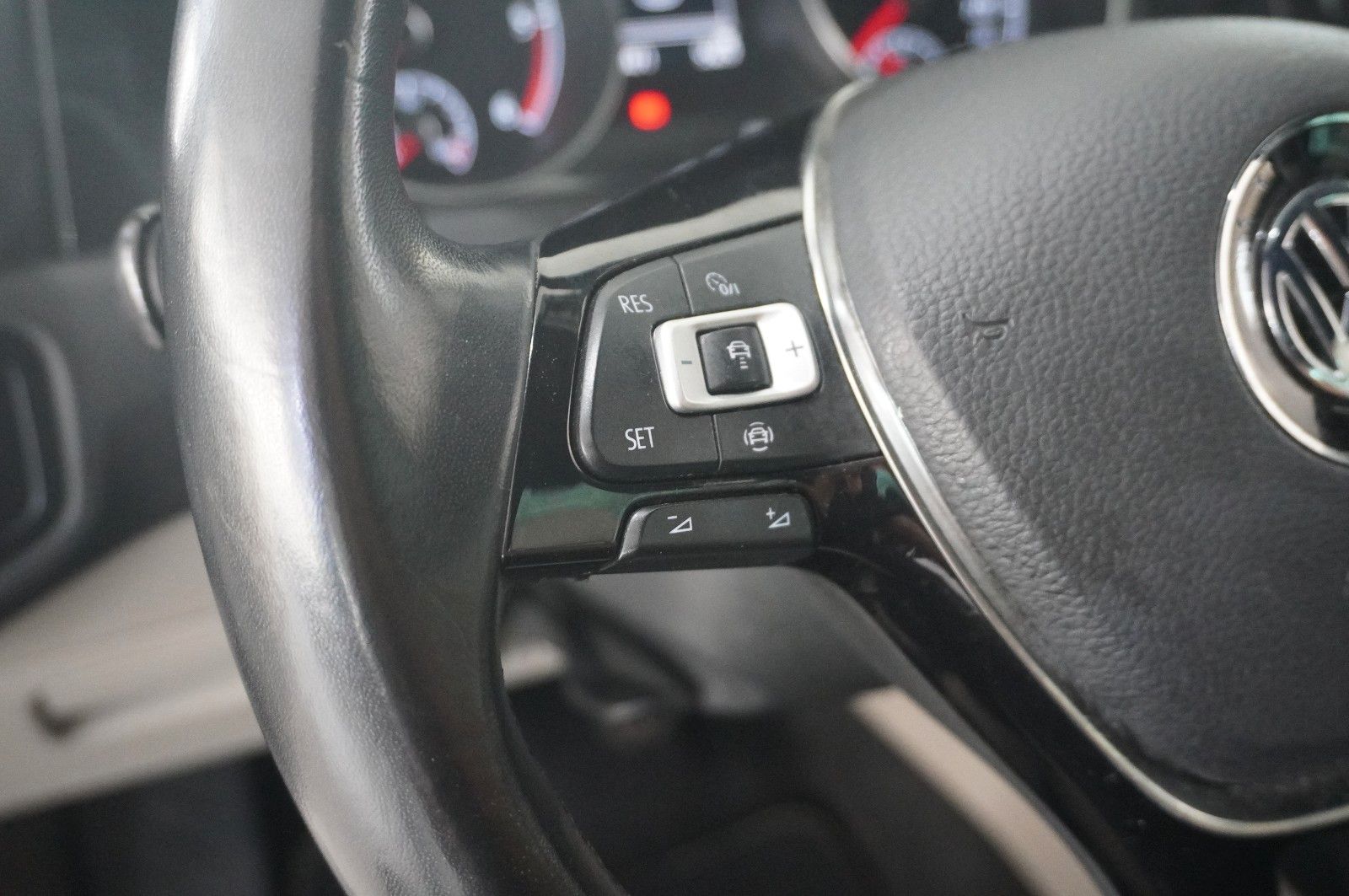 Fahrzeugabbildung Volkswagen Golf VII Vari. 1.6 TDI COMFORTL. NAVI/LED/KAMERA