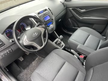 Fahrzeugabbildung Hyundai ix20 1.6 Space blue Klima/SHZ/LKHZ/Tempomat/PDC