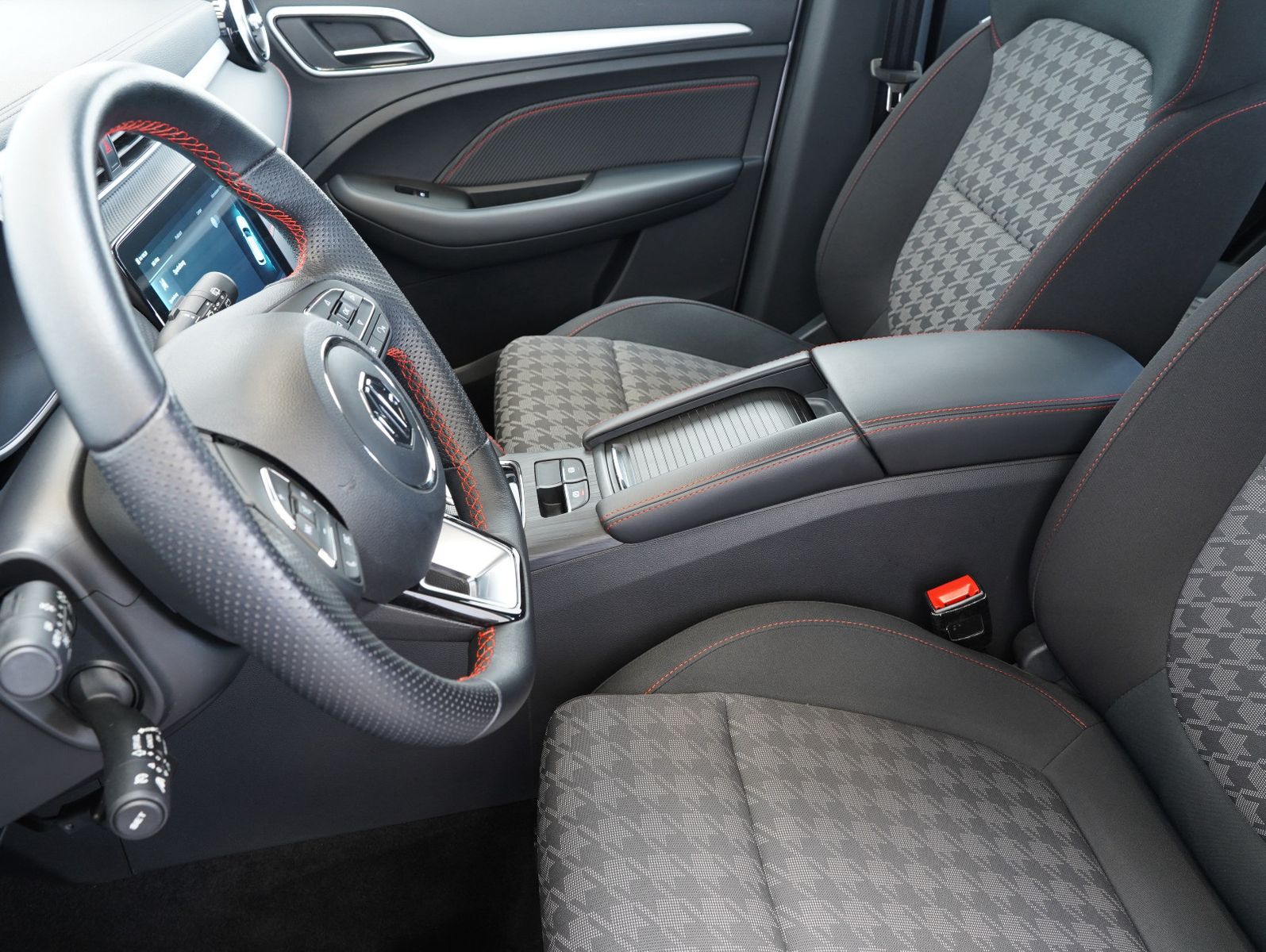 Fahrzeugabbildung MG ZS EV Standard Range Comfort MG-PILOT/LED/ACC