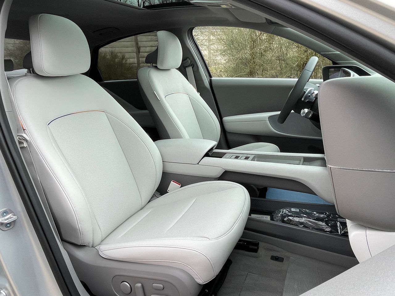 Fahrzeugabbildung Hyundai IONIQ 6 168kW Dynamiq*ACC*GSD*MatrixLED*MIETKAUF