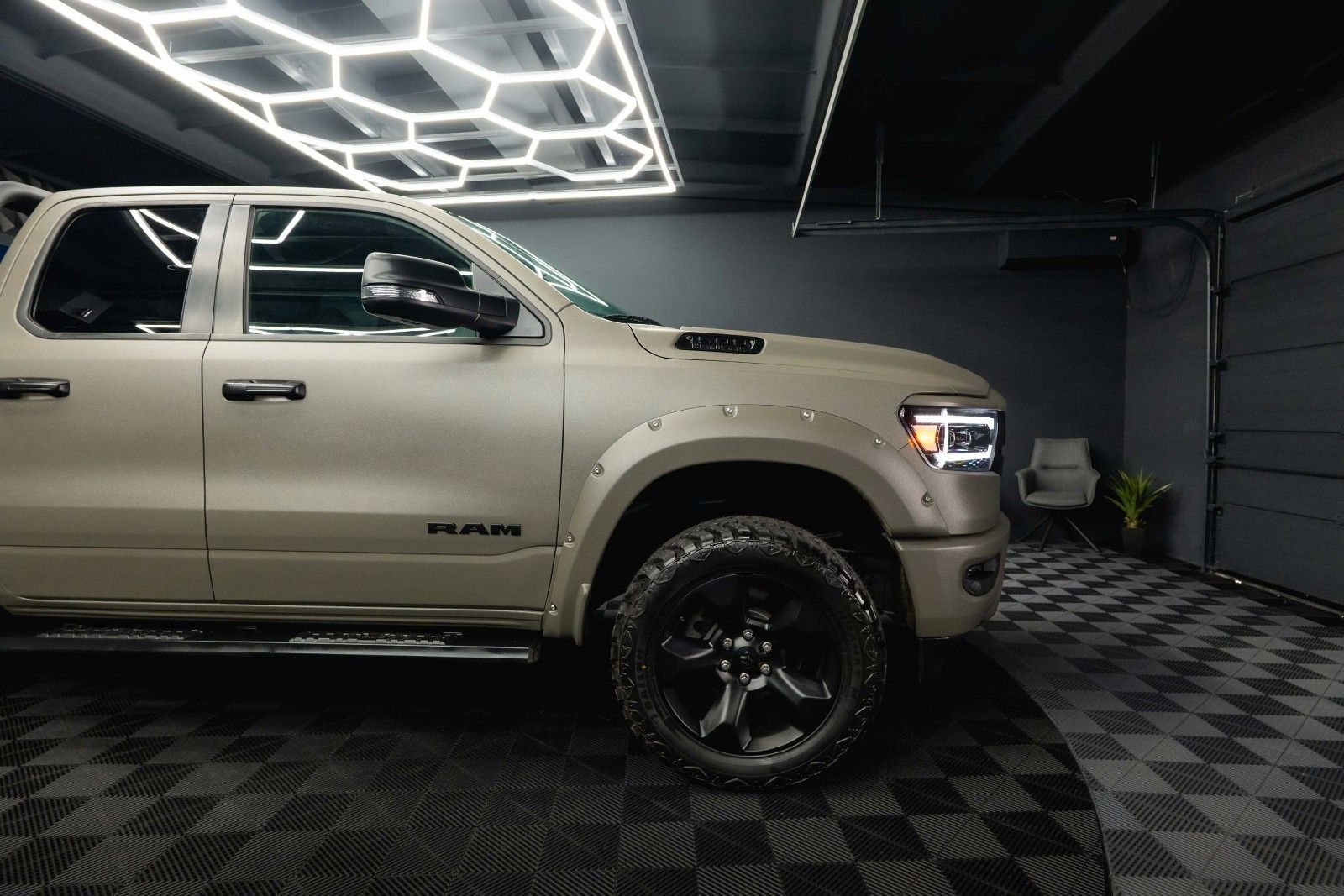 Fahrzeugabbildung Dodge RAM 5.7 V8 HEMI 4x4 OFFROAD LONGBED RAPTOR Style