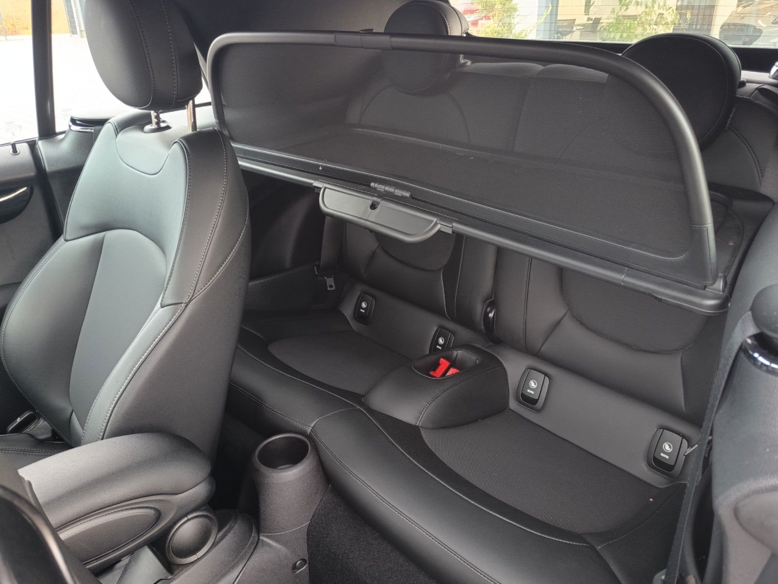 Fahrzeugabbildung MINI COOPER Cabrio Cooper Classic Trim