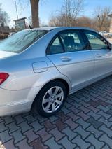 Mercedes-Benz C 180 CGI BlueEFFICIENCY Autom. - - Mercedes-Benz C 180 Gebrauchtwagen in München
