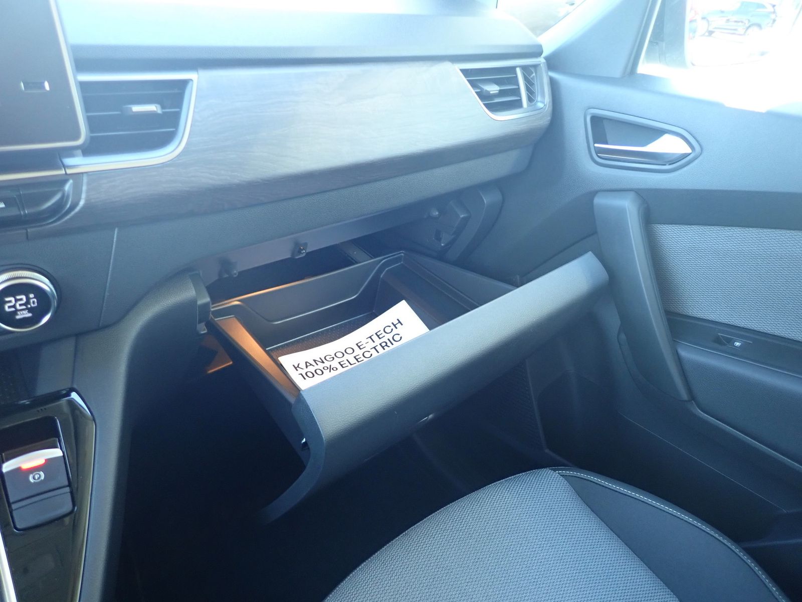 Fahrzeugabbildung Renault Grand Kangoo E-TECH Techno 45KW AC22 (L2)