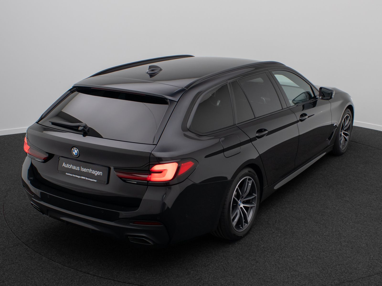 Fahrzeugabbildung BMW 520d xD M Sport DAB Laser HUD AHK Alarm Komfort