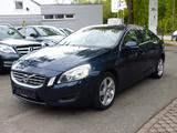 Volvo S60 Lim. D3 Momentum Aut. Nav Parkhilfe Alu BT - gebrauchte Volvo S60 aus dem Jahr 2012