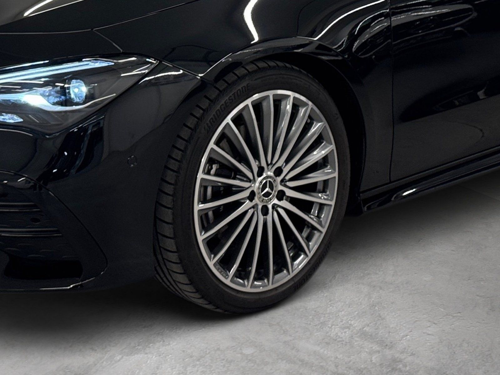 Fahrzeugabbildung Mercedes-Benz CLA 200 AMG Line*Totwinkel*Kamera*LED*19"*MBUX*