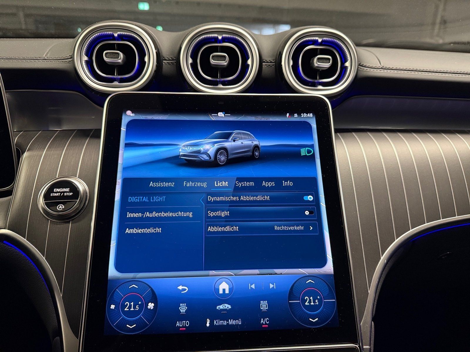 Fahrzeugabbildung Mercedes-Benz GLC 300 d 4M*Airmatic*STDHZG*Pano*AHK*Night*20"*