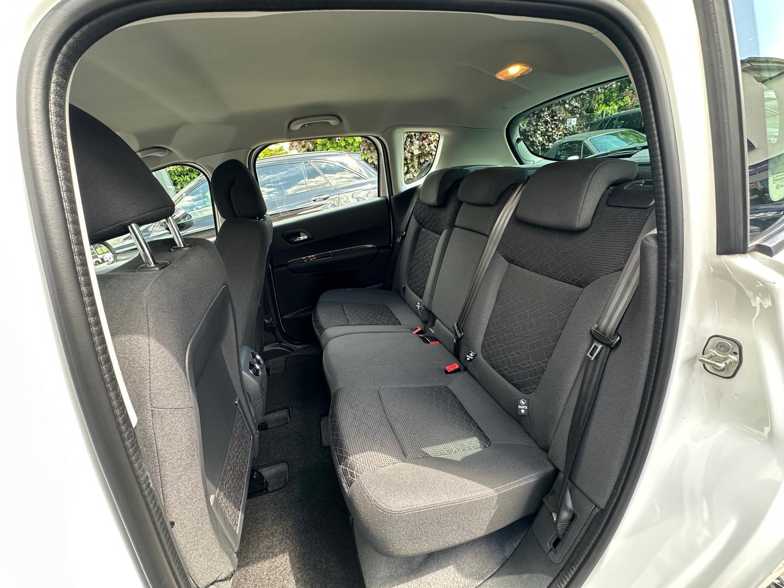 Peugeot 3008 Active*NAVI*PDC*KAM*KLIMAA.*TEMPO*AHK