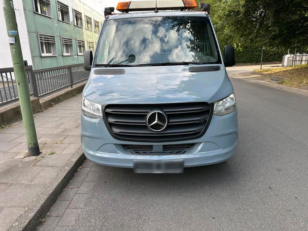 Image of Mercedes-Benz eSprinter