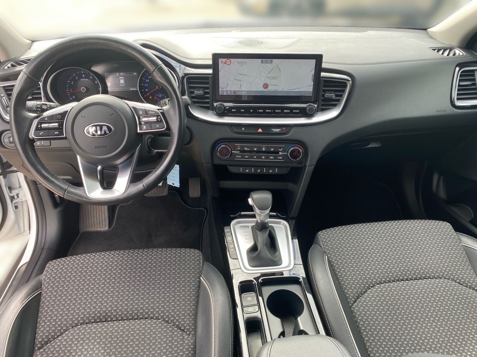 Fahrzeugabbildung Kia Xceed 1.5 T-i DCT7 Vision +AHK +WR +Standheizung