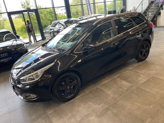 Kia Ceed Sportswagon FIFA World Cup Edition *AHK*LKH