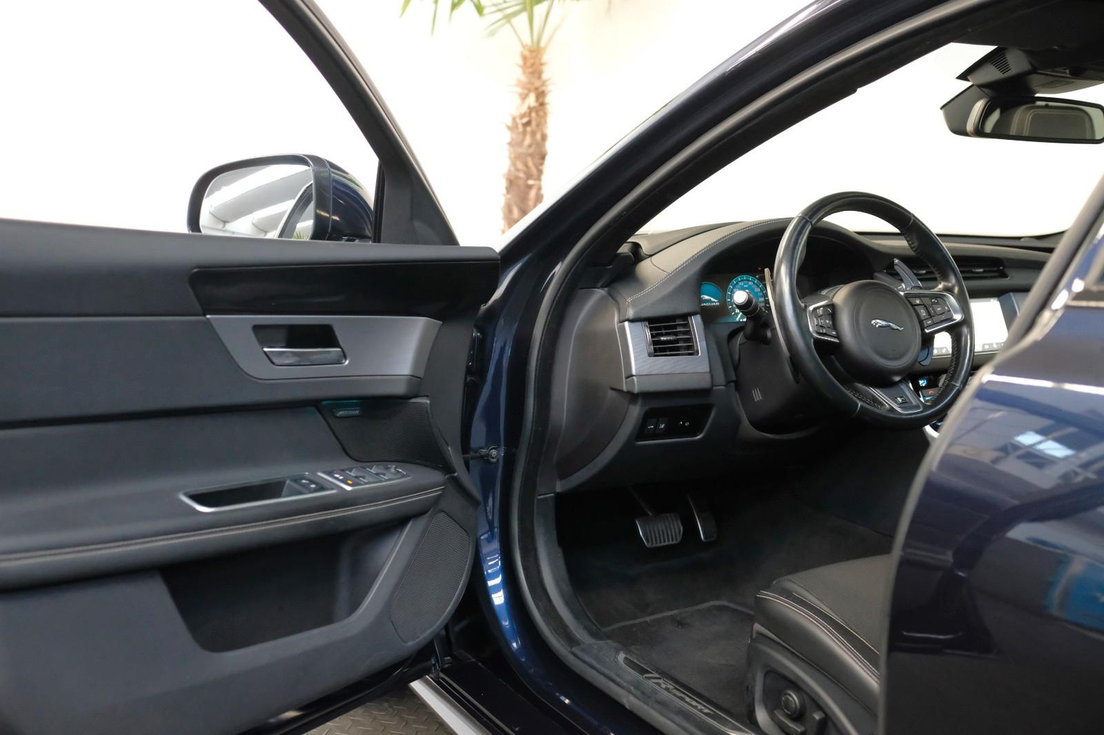 JAGUAR XF R-SPORT 300CH - HISTORIQUE ENTRETIEN COMPLET - CAMERA DE RECUL - TOIT OUVRANT - MERIDIAN