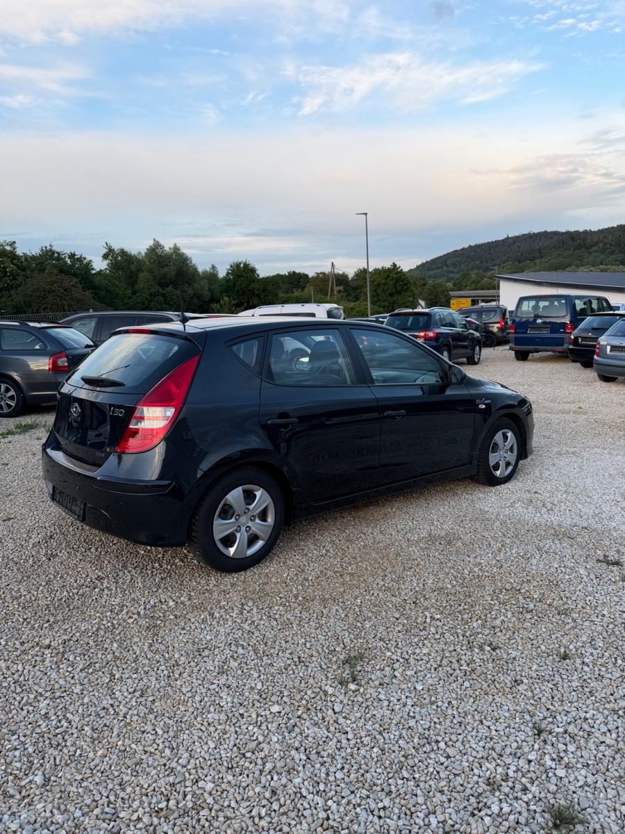 Hyundai i30 1.6 CRDi 66 kW Edition20