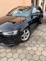 Audi A4 1.8 TFSI multitronic S line Avant S line - Audi A4 mit Benzin-Antrieb: Kombi, Automatik, Klimaanlage, 1.8