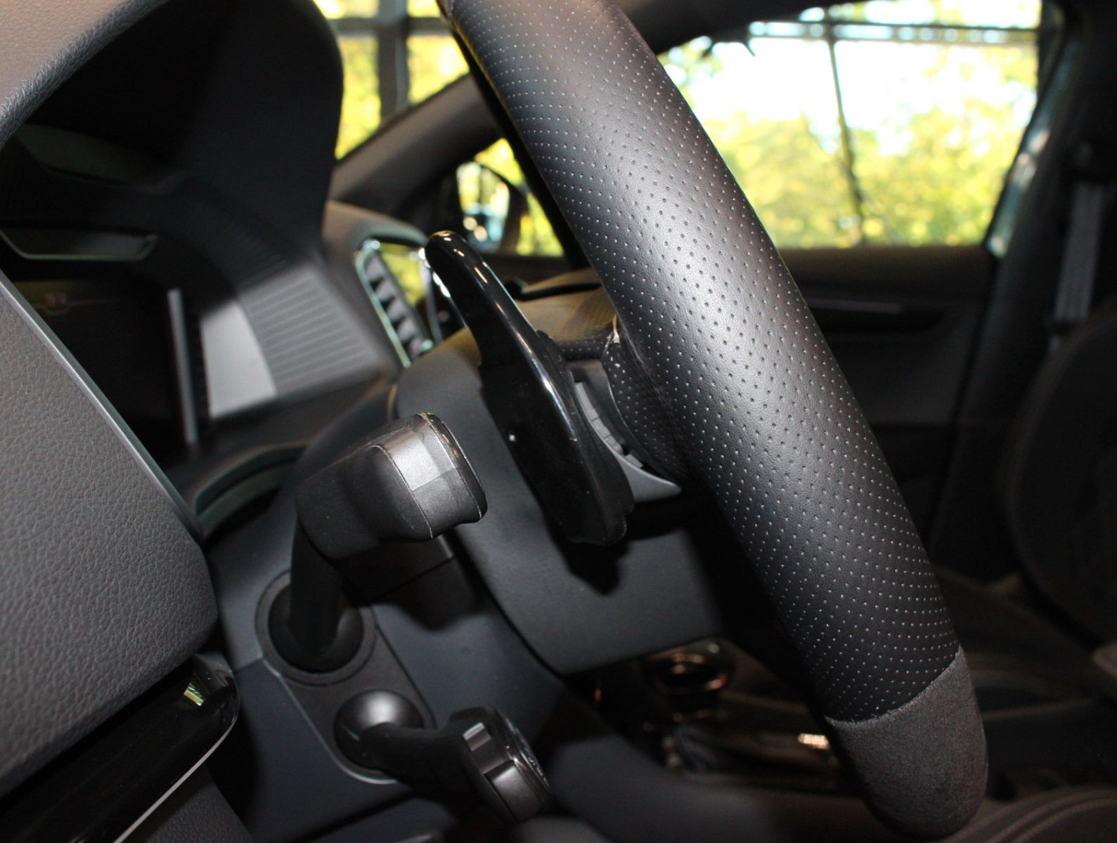 Fahrzeugabbildung SKODA Karoq Sportline 2.0 TSI 4x4 DSG*1.Hand*AHK*LED