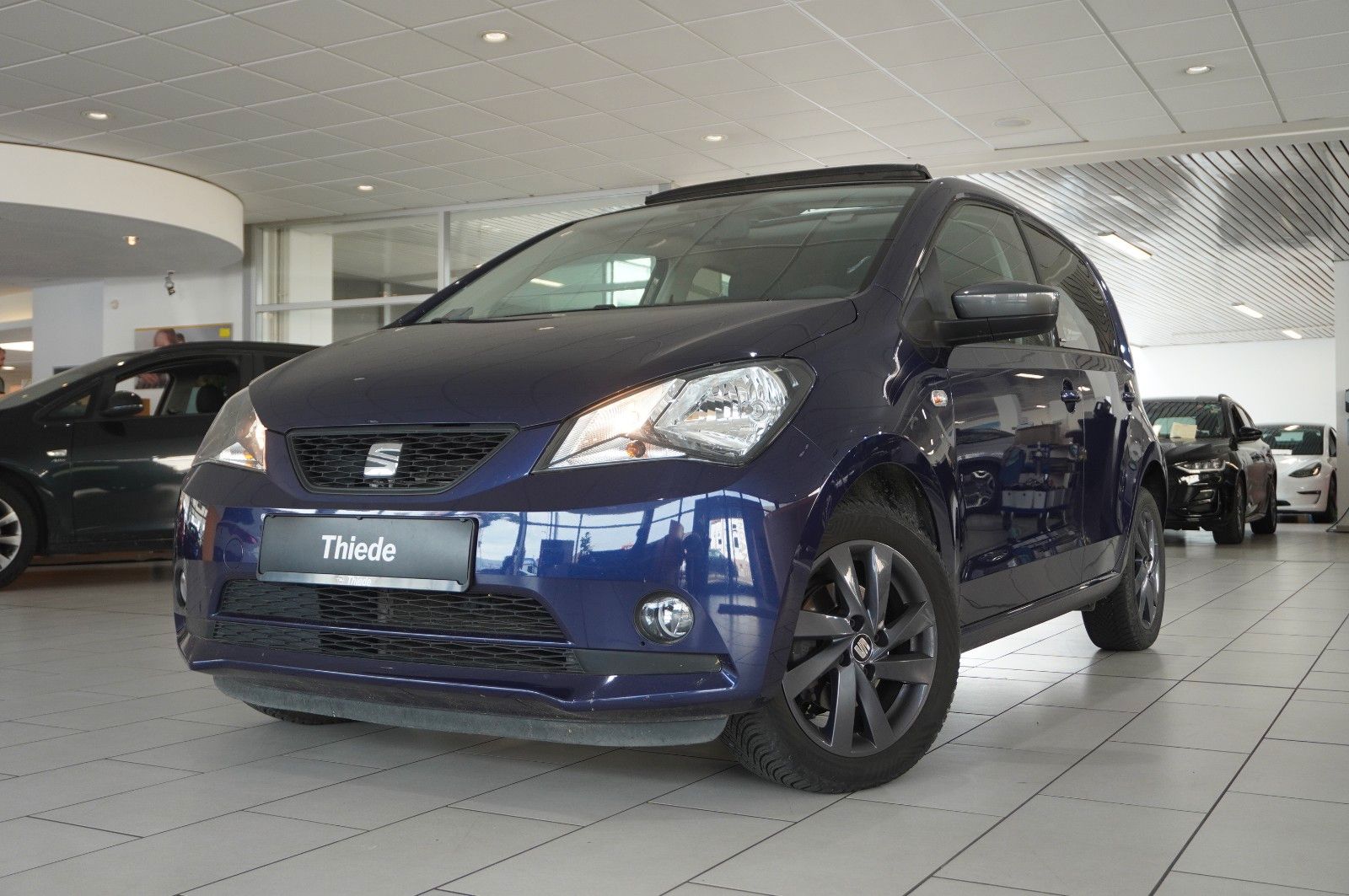 Fahrzeugabbildung SEAT Mii 1.0 CONNECT 5-TÜR NAVI/SPORT/SHZ/PANO./PDC