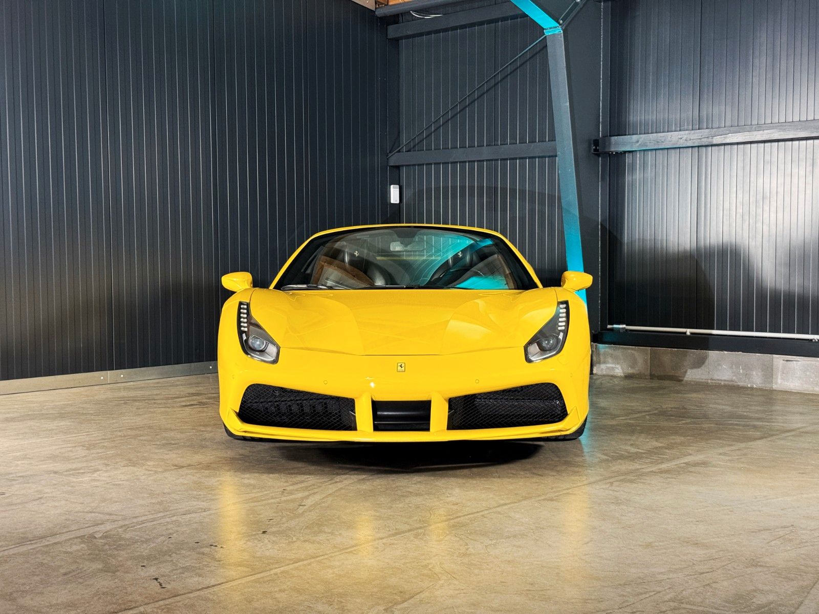 Fahrzeugabbildung Ferrari 488 Spider + Giallo Modena + Scuderia Shields