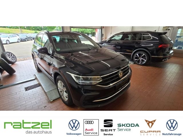 Fahrzeugabbildung Volkswagen Tiguan Life 1.5 TSI StandHZG Navi LED ACC El. He
