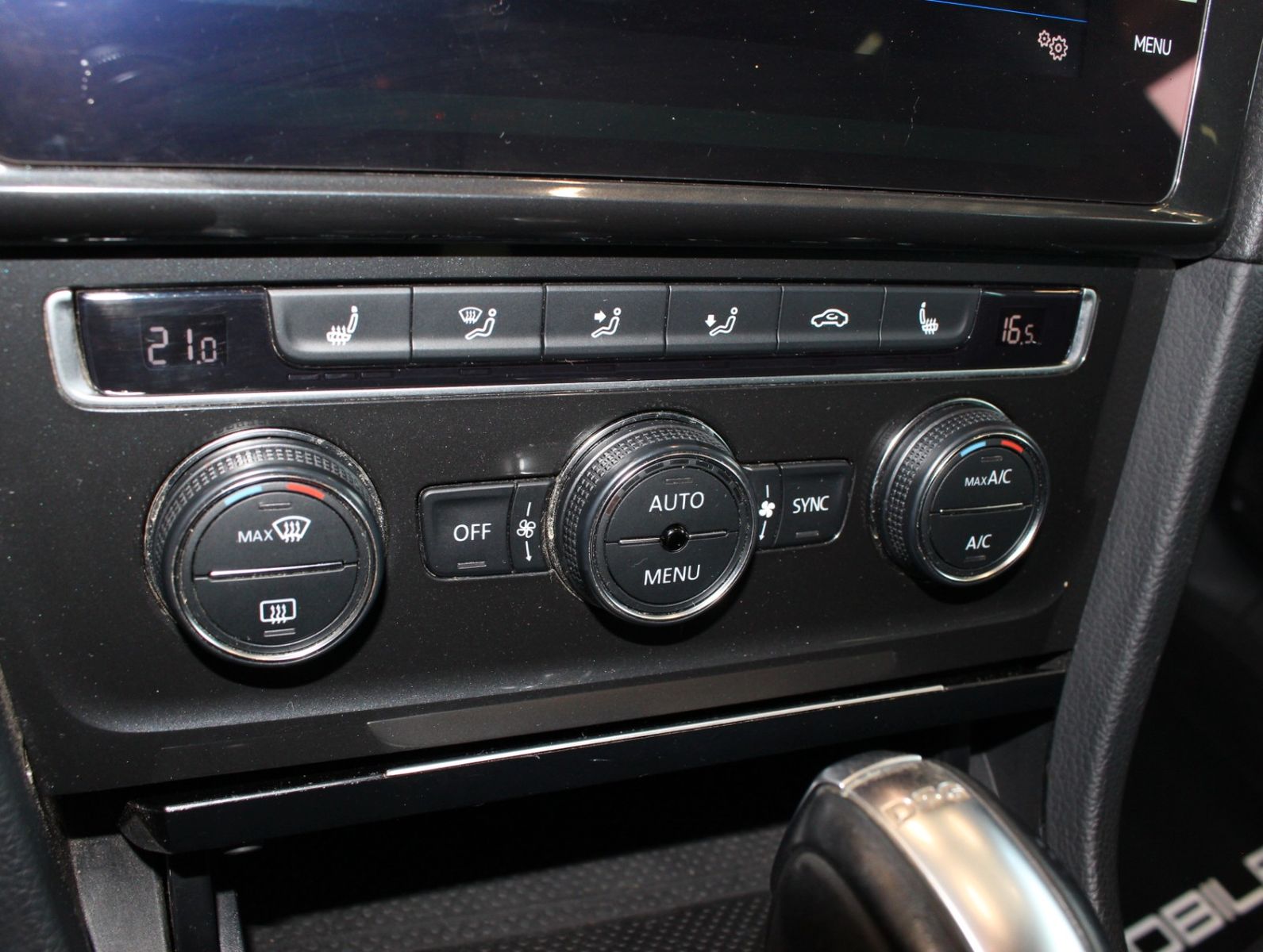 Fahrzeugabbildung Volkswagen Golf 1.0 TSI BMT DSG Comfortline