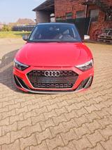 Audi A1 40 TFSI S tronic Sportback - - Audi A1 mit Benzin-Antrieb: Rot, Kleinwagen, 1.4