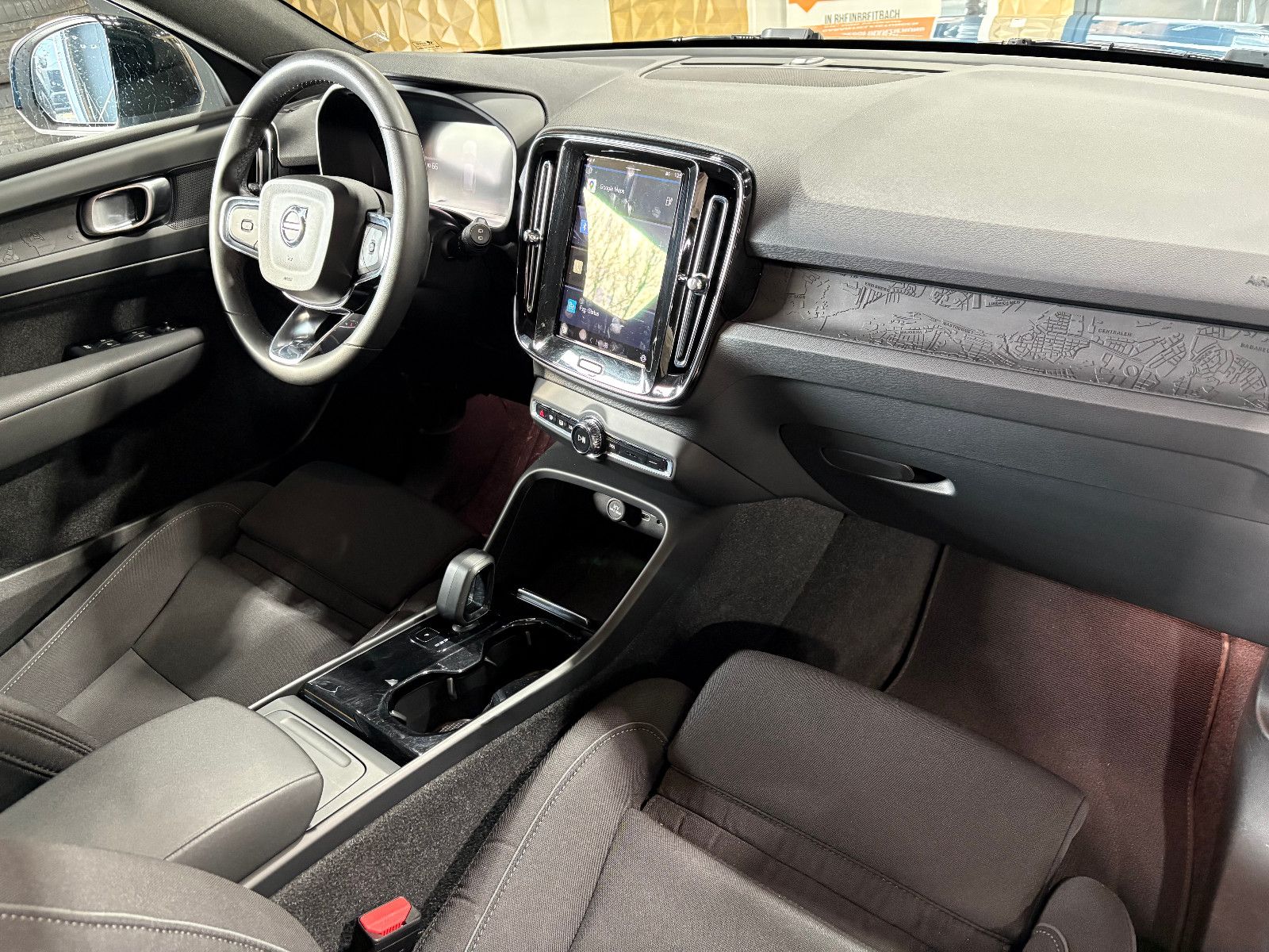Fahrzeugabbildung Volvo XC 40 Core Plus Recharge Electric/KAMERA/CARPLAY