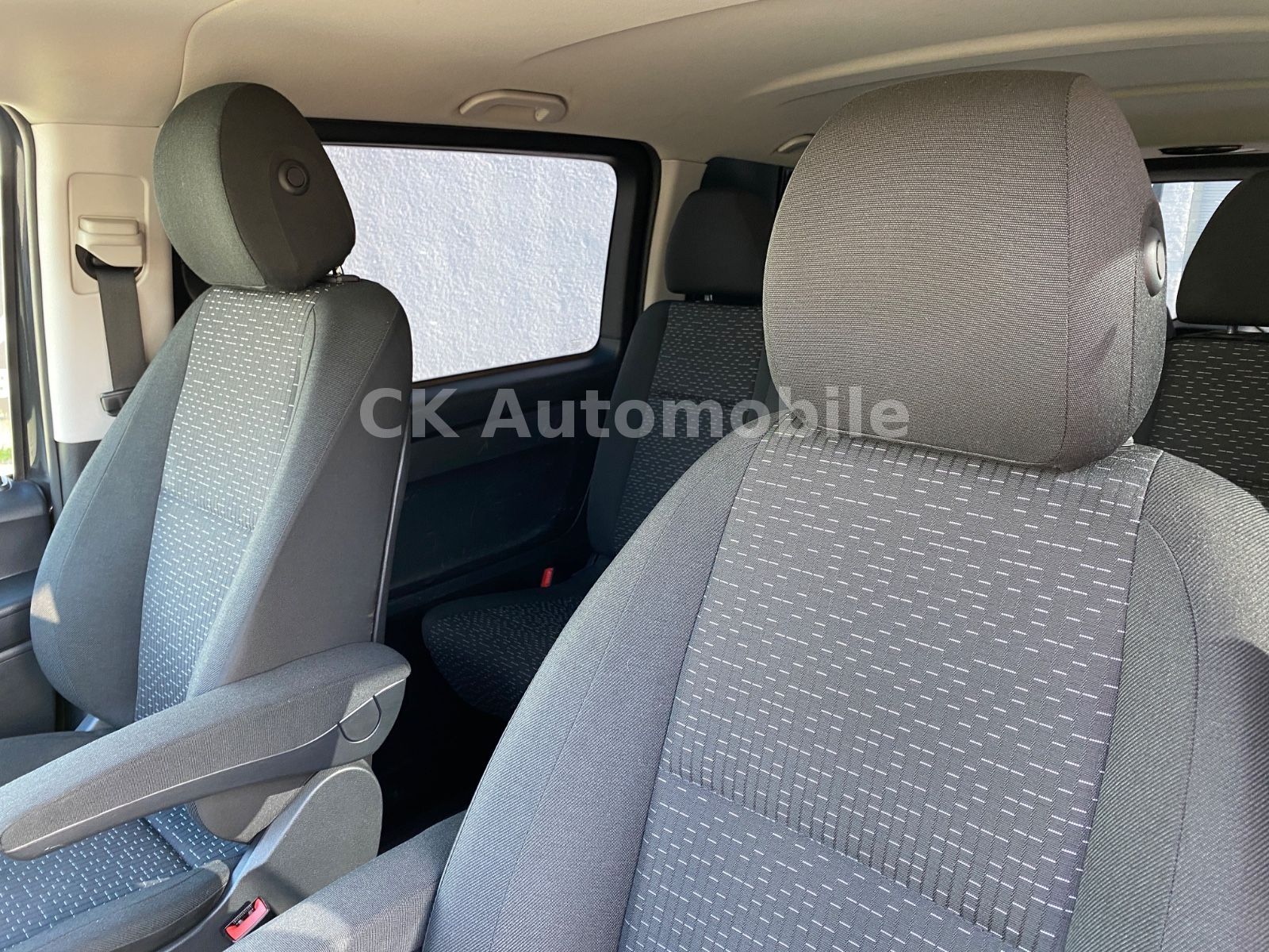 Fahrzeugabbildung Mercedes-Benz Mercedes-Benz Vito Mixto 124 lang Autom./5 Sitze
